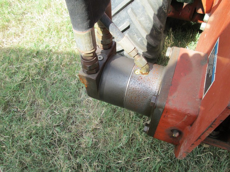 2004-ditch-witch-3700-image-6