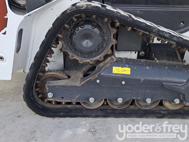 2022-bobcat-t64-image-17