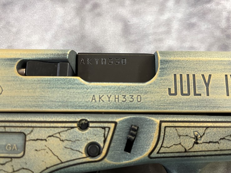 #4009-•-glock-19-gen-3-"liberty"-edition,-sn:-akyh330-image-9