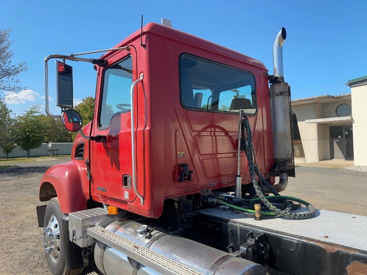 2003-mack-granite-cv713-image-13