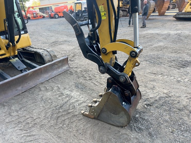 2018-caterpillar-305-image-8