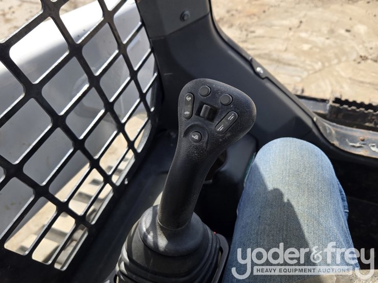 2022-bobcat-t76-image-52
