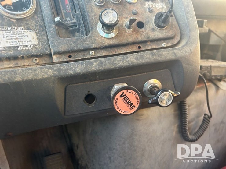 ford-l8000-image-50