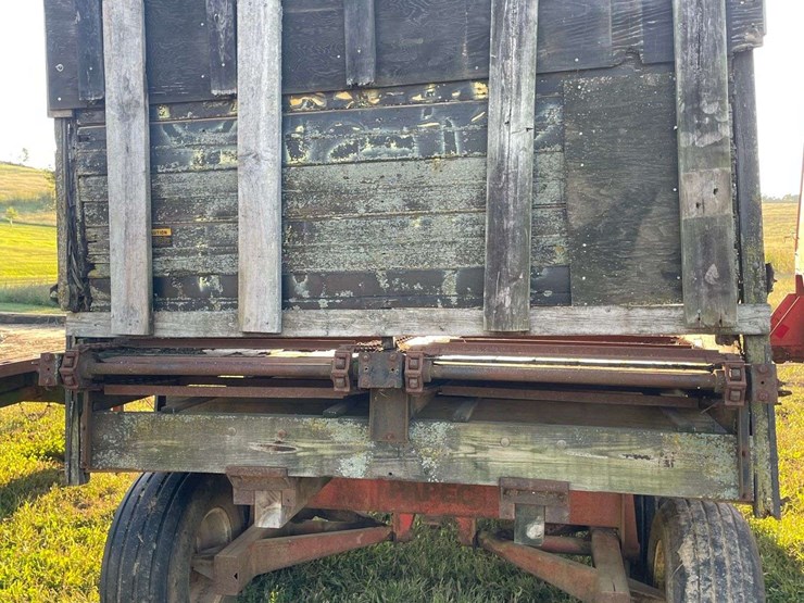 papec-tandem-axle-silage-wagon-image-15