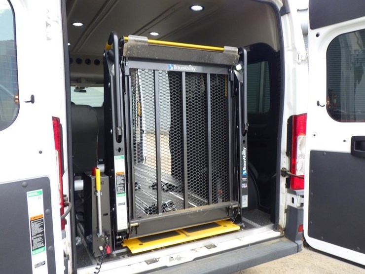 2018-ram-promaster-2500-image-11