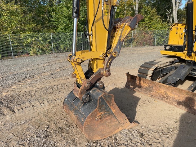 2017-caterpillar-307e2-image-11