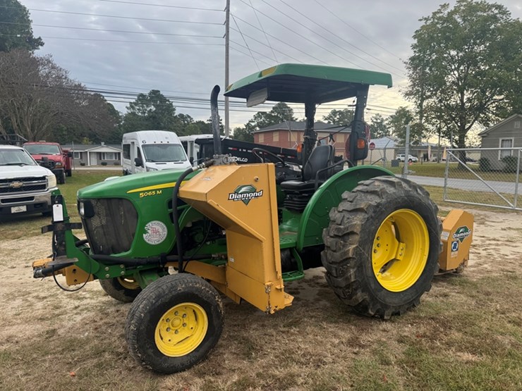 john-deere-5065m-image-1