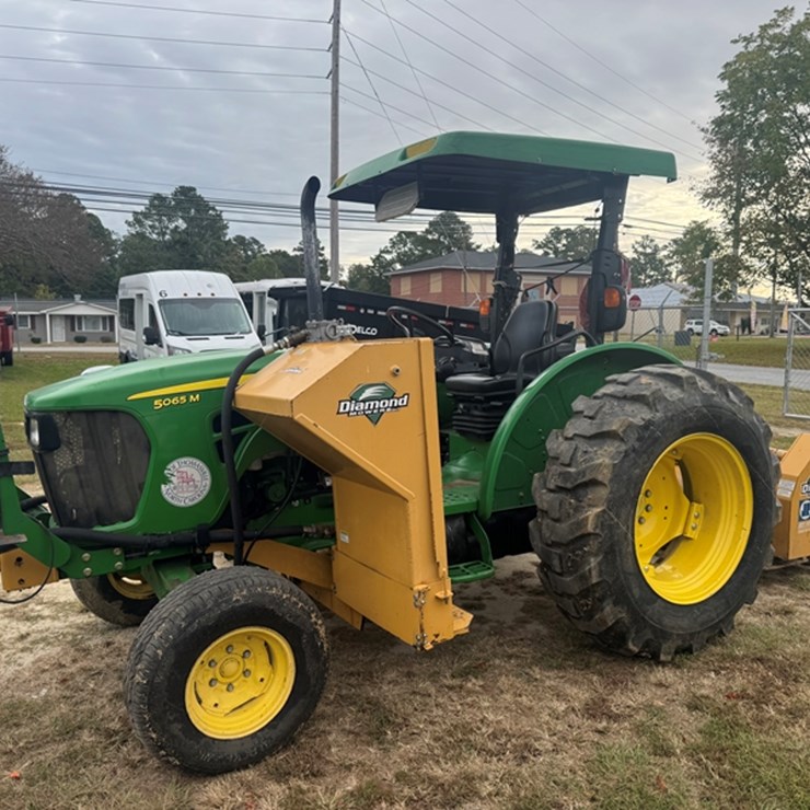 JOHN DEERE 5065M