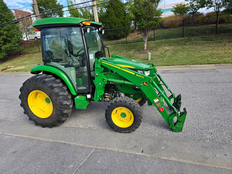 john-deere-4044r-image-25