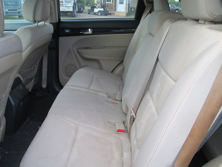2011-kia-sorento-image-14