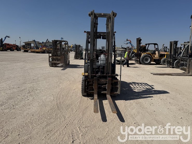 2020-komatsu-fg25t-16-image-8