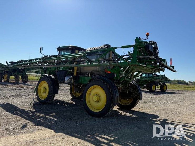 2021-john-deere-r4044-image-25
