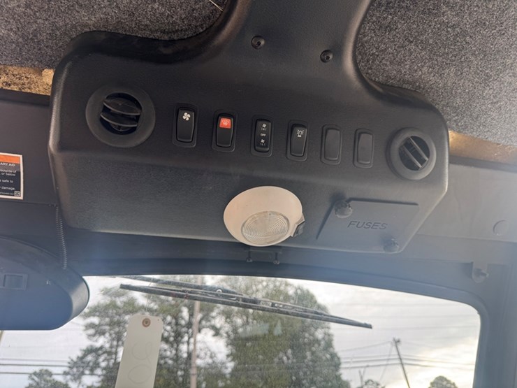 club-car-carry-all-710-electric-golf-cart-cab,-electric-dump-203hrs-showing-and-2033-miles-image-8