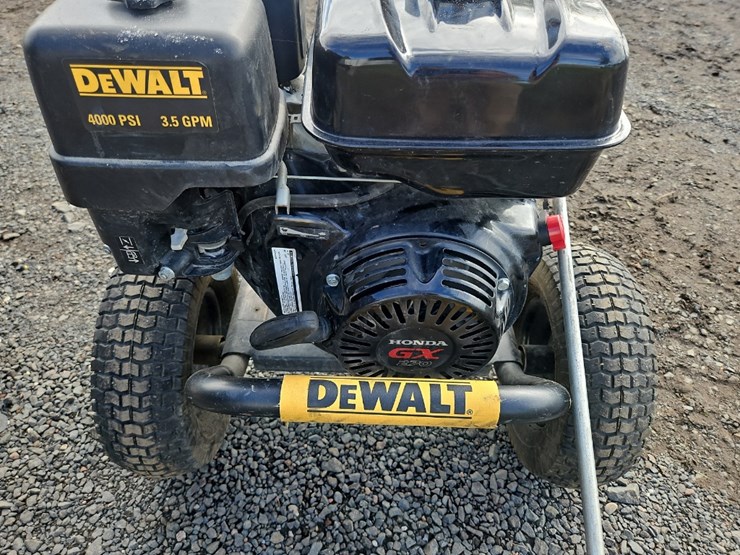 dewalt-pressure-washer-image-5