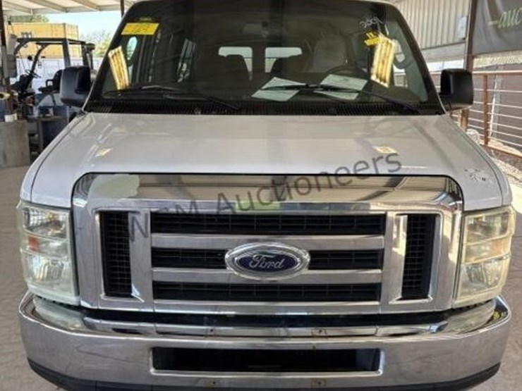 2009-ford-e350-image-3