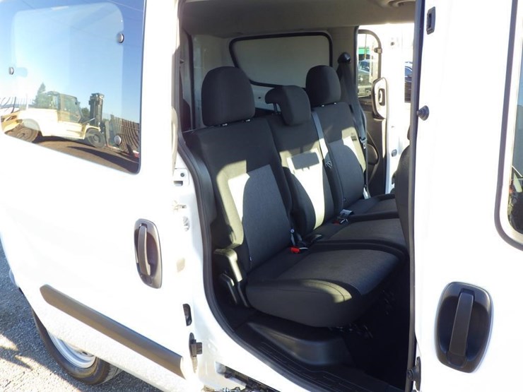 2022-ram-promaster-city-image-16