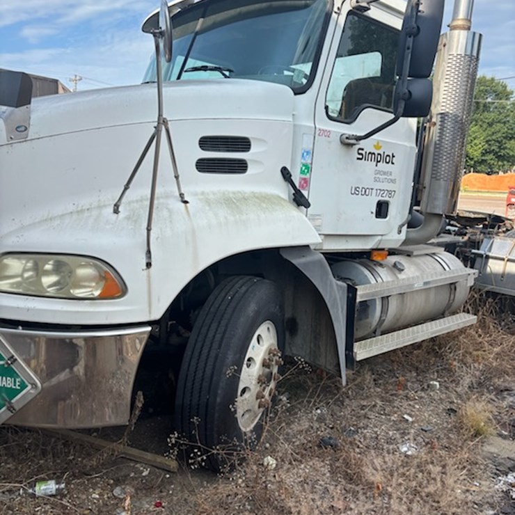 2006 MACK CH613