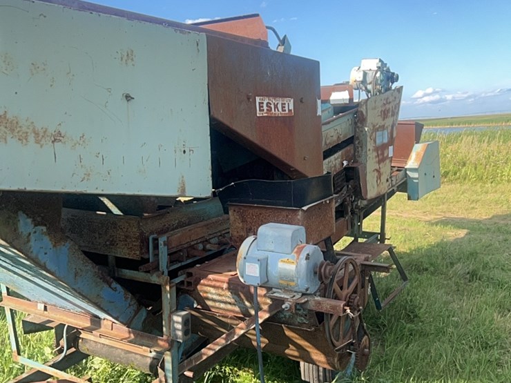 (2)-better-built-model-950-potato-seed-cutters-image-9