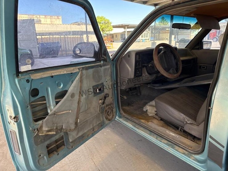 1995-dodge-dakota-image-24