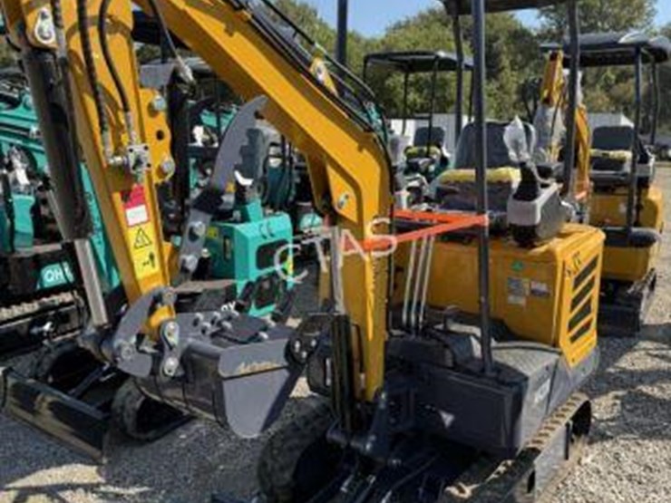 #79-•-mini-excavator---gas---model:-mx20r-image-1
