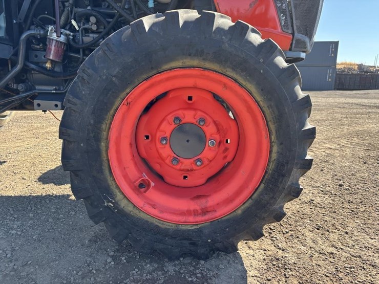 2019-kubota-mx5400-image-11