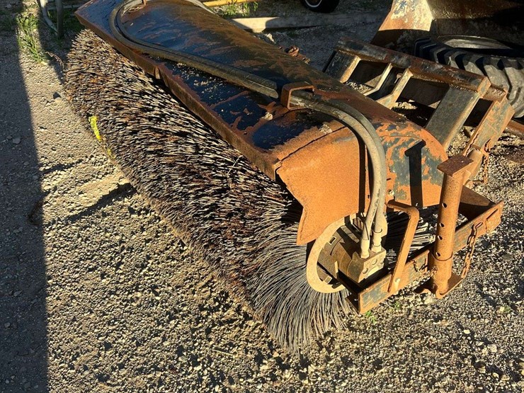 kubota-r520-image-33