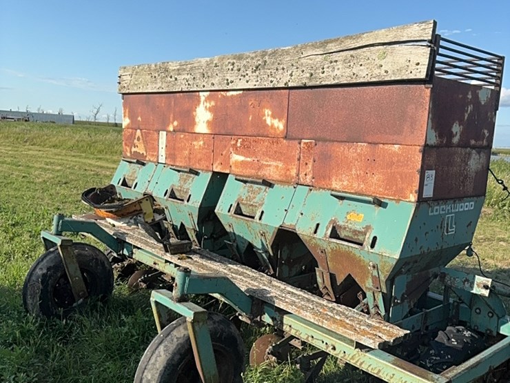 4-row-lockwood-potato-planter-image-5
