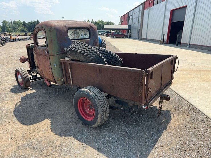 chevrolet-1/2-ton-regular-cab-pickup-image-4