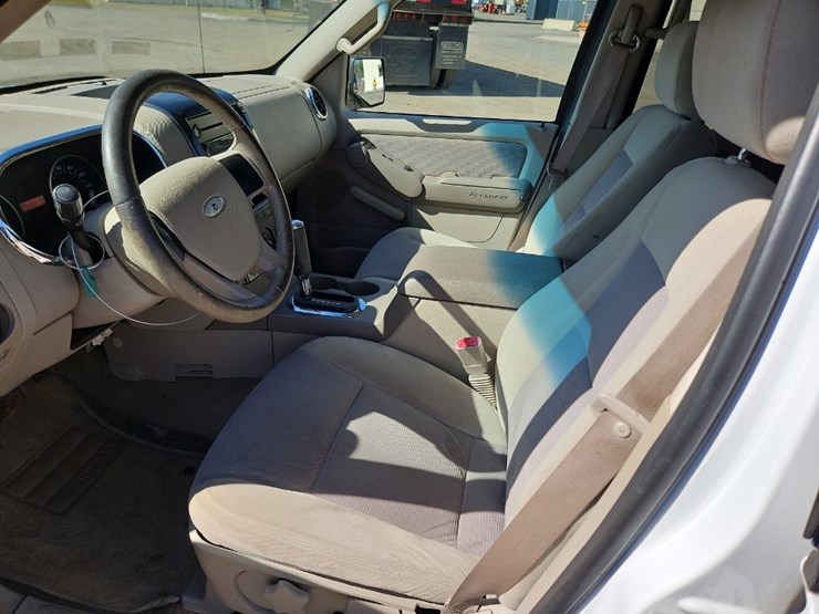 2007-ford-explorer-xlt-image-19