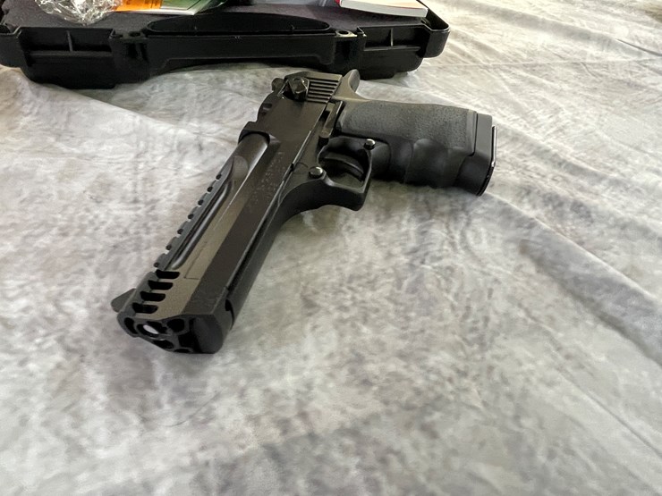 #4036-•-magnum-research-desert-eagle-l5,-sn:-dk0115556-image-4