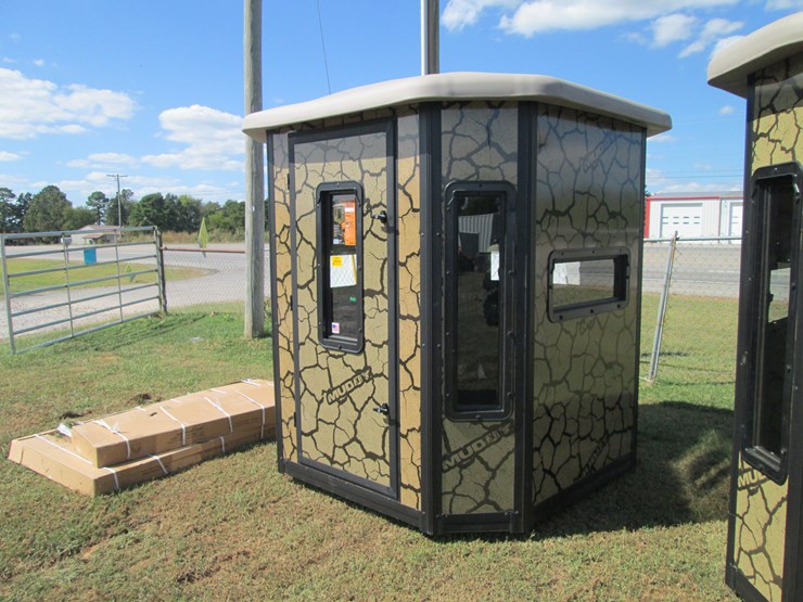 #5257-•-unused-muddy-bull-st-box-blind-w/-10'-observation-tower-image-1