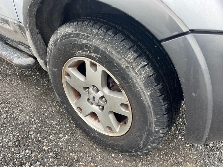 2004-ford-escape-xlt-image-15