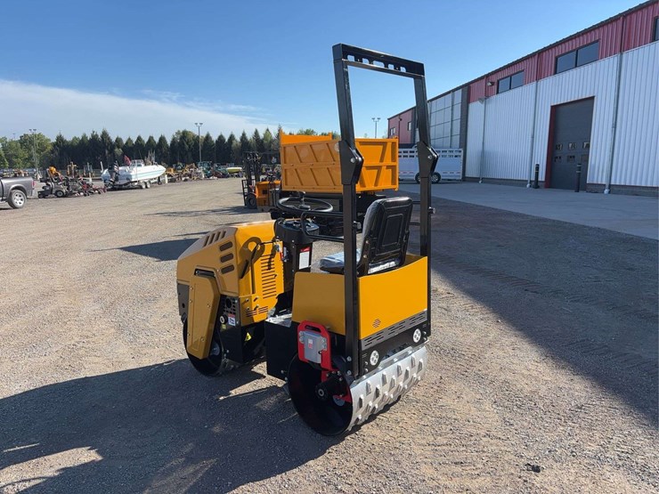 1-ton-vibratory-padfoot-roller-image-4