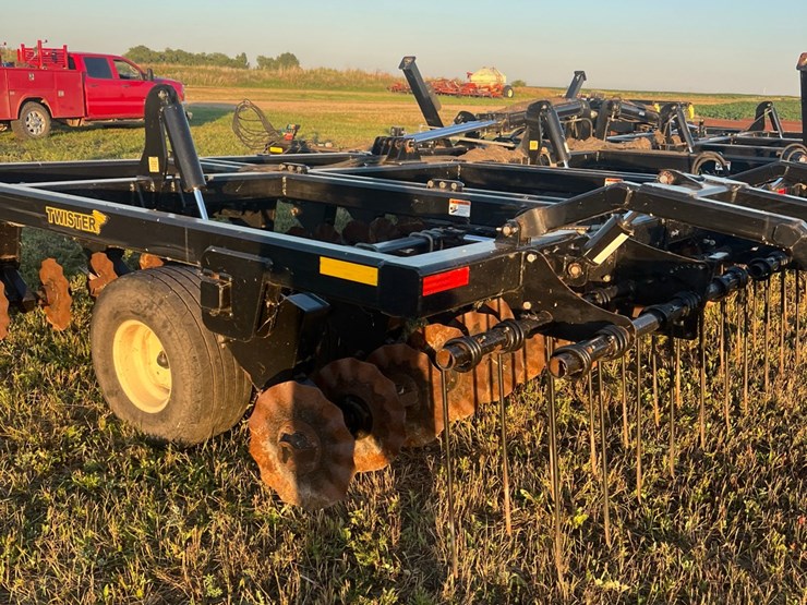 mandako-model-t4030-vertical-tillage-image-18