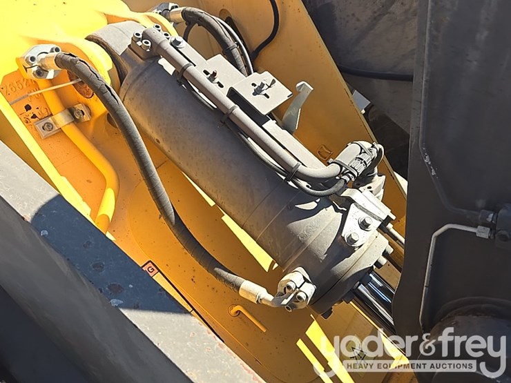 2016-volvo-l70h-image-27