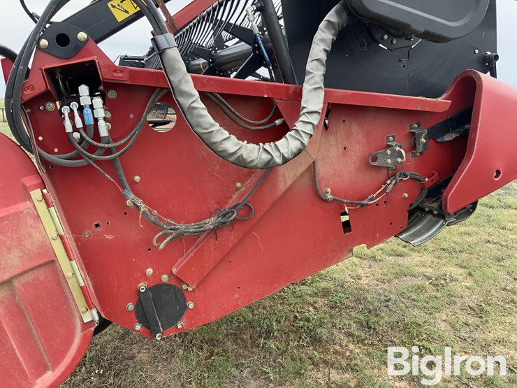 2014-case-ih-3152-image-17