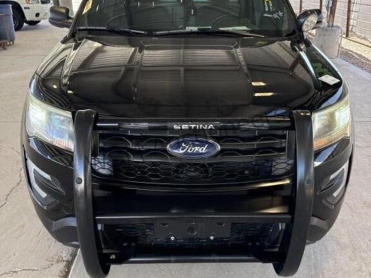 2017-ford-explorer-image-3