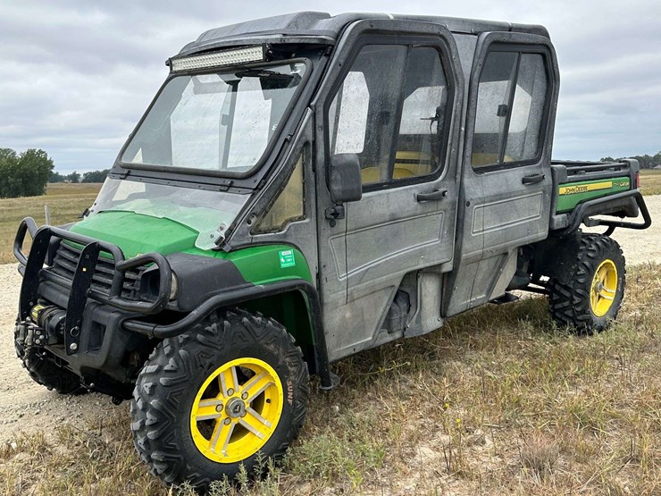 2015-john-deere-825i-image-1
