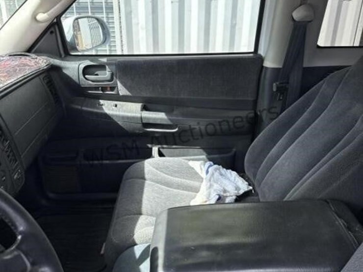 2004-dodge-dakota-image-19