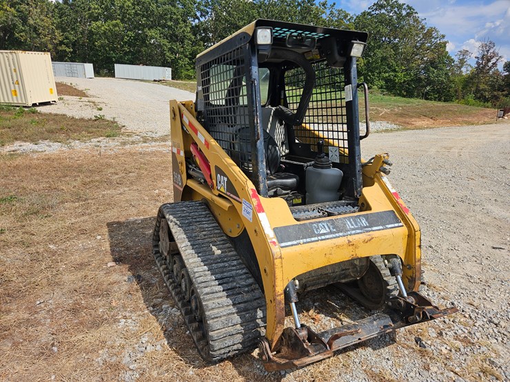 caterpillar-247b-image-20