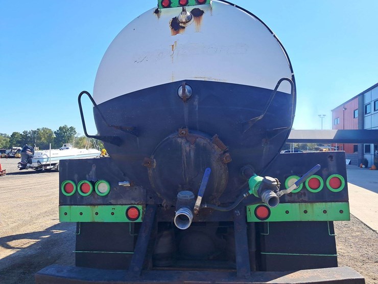 2000-mack-ch-tanker-truck-image-5
