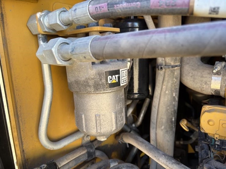 2016-caterpillar-299d2-xhp-image-37