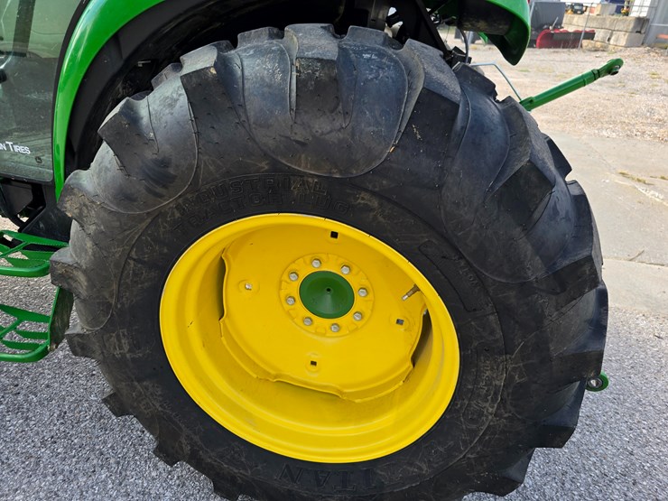john-deere-4044r-image-50