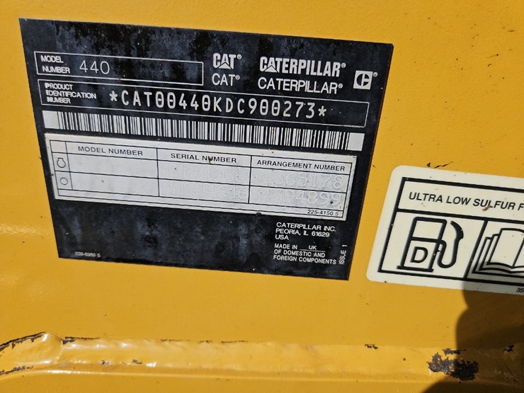 2022-caterpillar-440-image-37