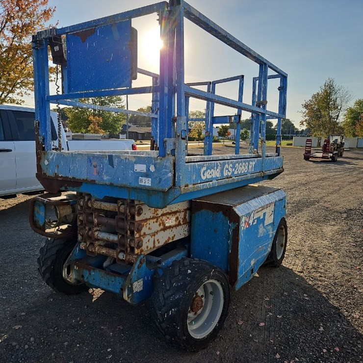 2008 GENIE GS2668RT