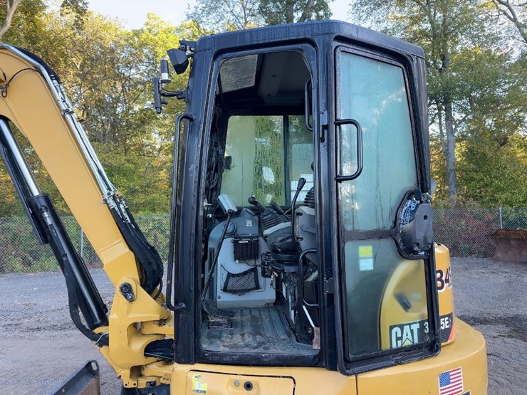 2018-caterpillar-305-image-27