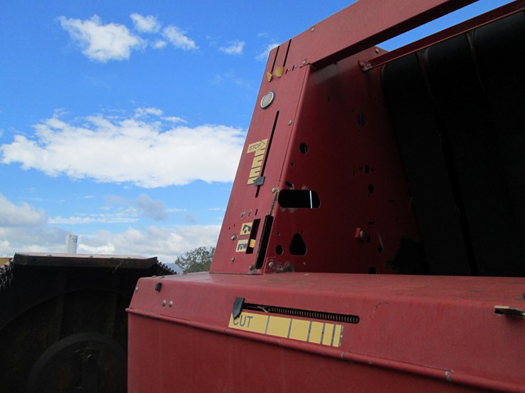 new-holland-664-image-23