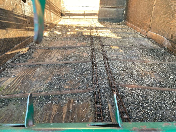 badger-tandem-axle-silage-wagon-image-24