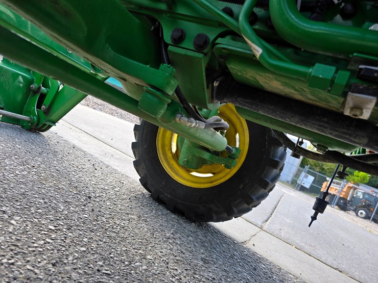 john-deere-4044r-image-56