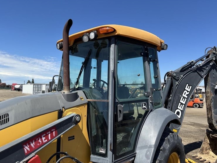 2019-deere-310l-ep-image-33